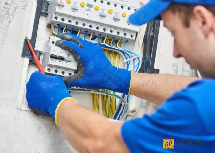 0 تا 100 تفاوت تابلو برق خانگی و صنعتی در چیست؟  - شرکت تولیدی ایران ونوس | Venus Group